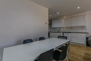 5 bed house, Miskin Street, Cathays, Cardiff, CF244AS - Image 2